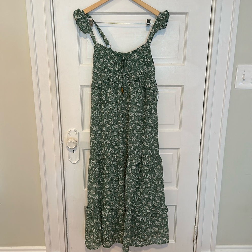 Size XS floral maxi green frilly dress